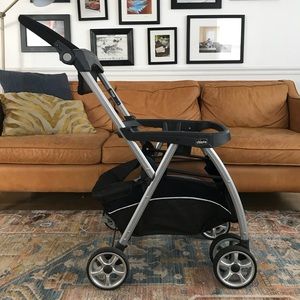 Chicco Keyfit lightweight Stroller.